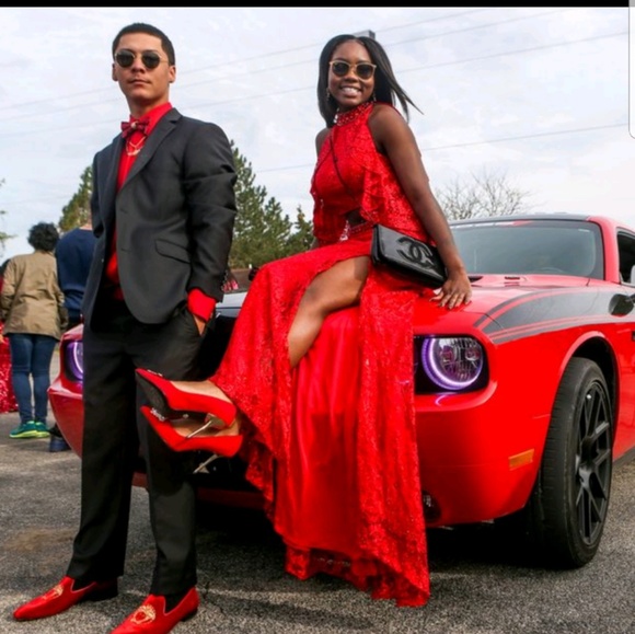 Prom dress - Picture 2 of 5